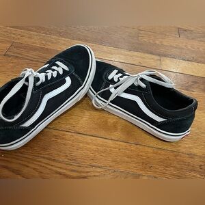 Vans Off The Wall Youth Size 6 Sneakers Black And White Old Skool Shoes